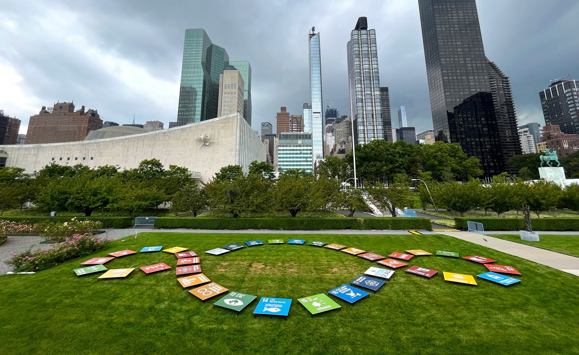The Third Paradise by Michelangelo Pistoletto at the United Nations in New  York - Journal Cittadellarte